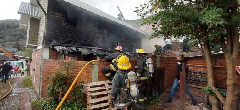 Controlan un incendio de vivienda en Belgrano al 70