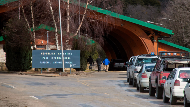 Desesperados, evalúan cortar los pasos Samoré y Pino Hachado por el cierre de fronteras