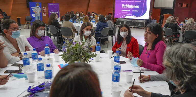 Salud reconoció a más de cien mujeres por su rol en la pandemia