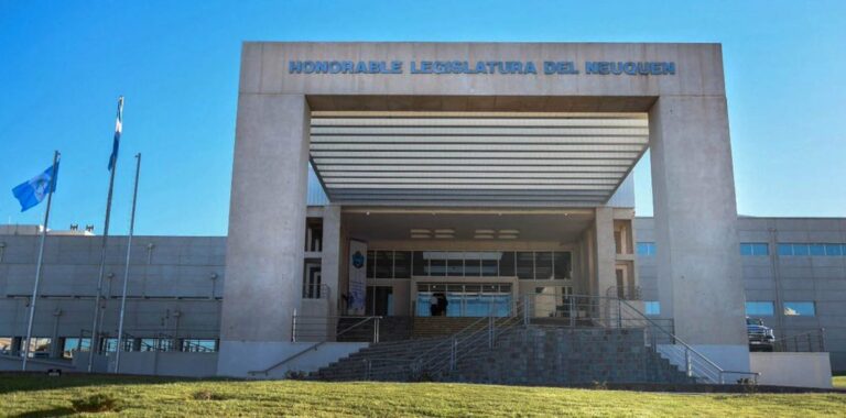 Es Ley el presentismo para diputados neuquinos