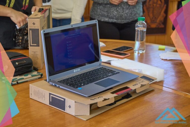 Se entregaron notebooks a los estudiantes del Anexo de la EPET 12