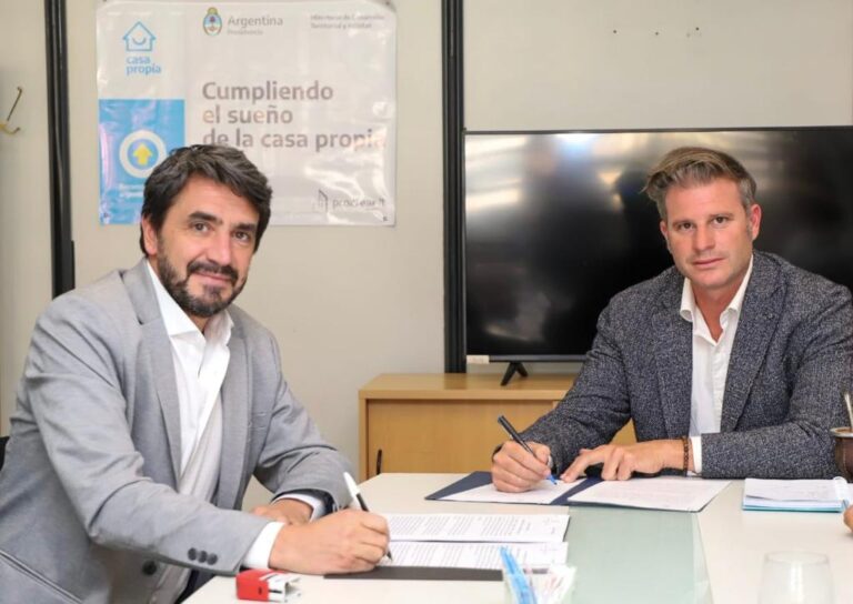 El Intendente encabezó importantes gestiones de vivienda en Buenos Aires