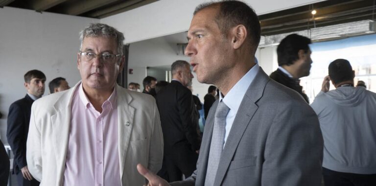 Se firmó el contrato para ejecutar una importante obra de agua potable para Junín de los Andes