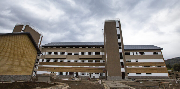 Se aprobaron licitaciones de equipamiento e instrumental para el nuevo Hospital de San Martín de los Andes
