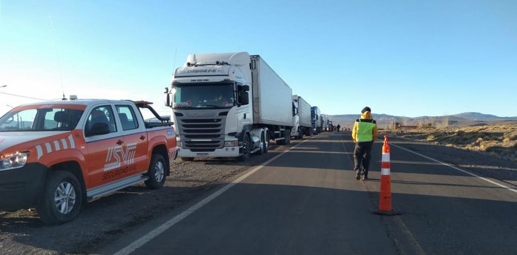 Lograron cruzar todos los camiones varados en tránsito hacia Chile