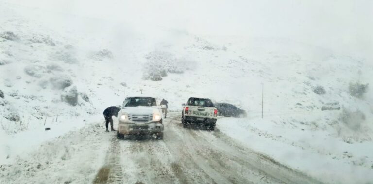 Alerta por nevadas en la cordillera y vientos intensos