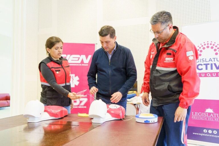 Koopmann entregó equipamiento al SIEN para continuar fortaleciendo el sistema de salud provincial
