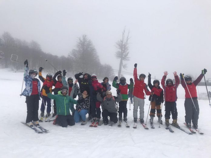 Con gran éxito y excelentes condiciones, se completó la primera semana del Plan de Esquí Municipal “Aprendiendo en la Nieve”