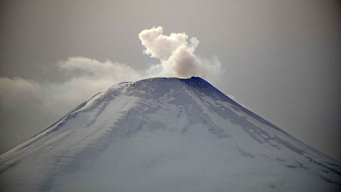 Por la actividad del volcán Villarrica, en Chile se decretó alerta amarilla