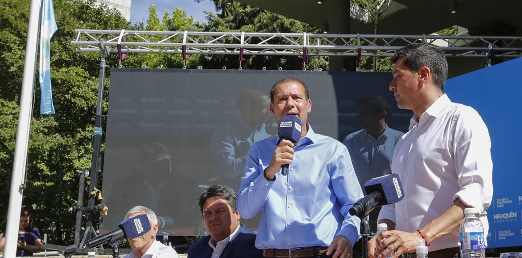 Gutiérrez anunció que ingresan a planta permanente 256 agentes de Salud de la provincia thumbnail