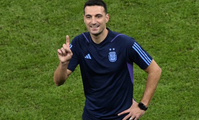 Scaloni ganó el premio al mejor entrenador del mundo