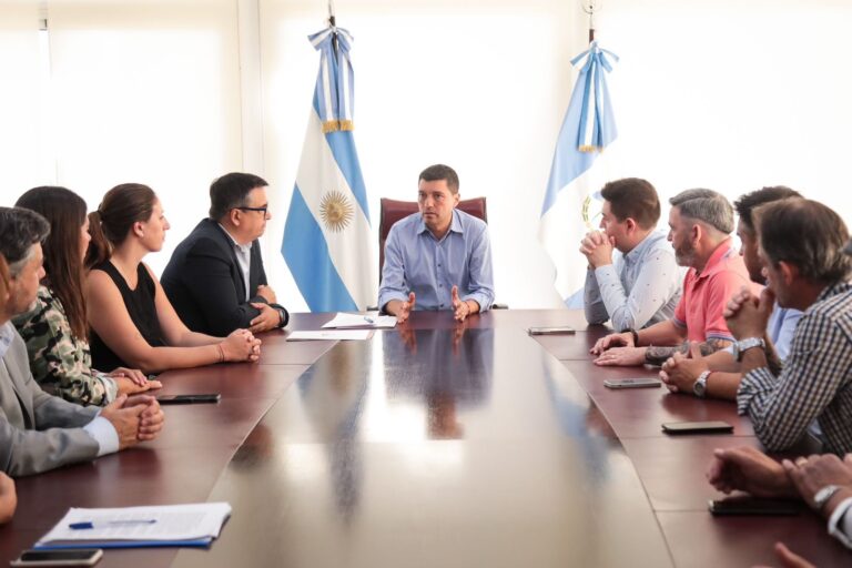 Koopmann presentó un proyecto de ley para que las empresas petroleras garanticen un 70% de empleos neuquinos