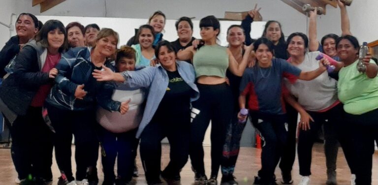 Con más de 800 participantes, las escuelas deportivas municipales se desarrollan con éxito en distintos puntos de la ciudad