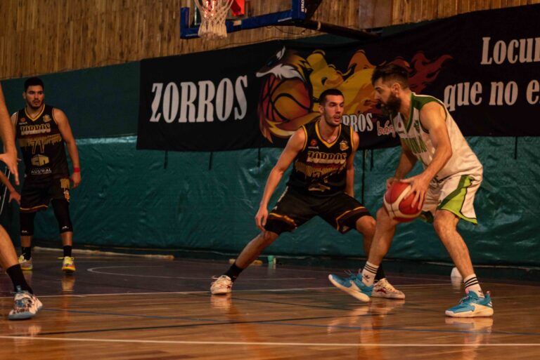 A pura garra Zorros derrotó a Biguá de local