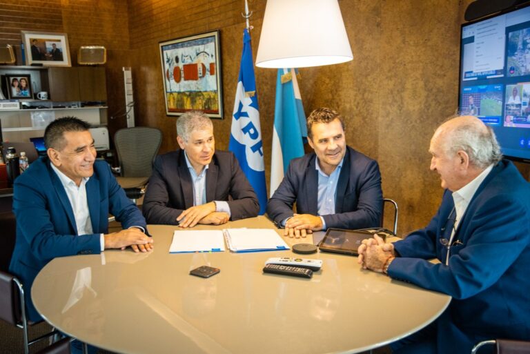 Rioseco se reunió con el presidente de YPF