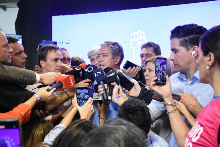Rolando Figueroa: “ganamos todos los neuquinos porque hemos elegido libremente, sin miedo”