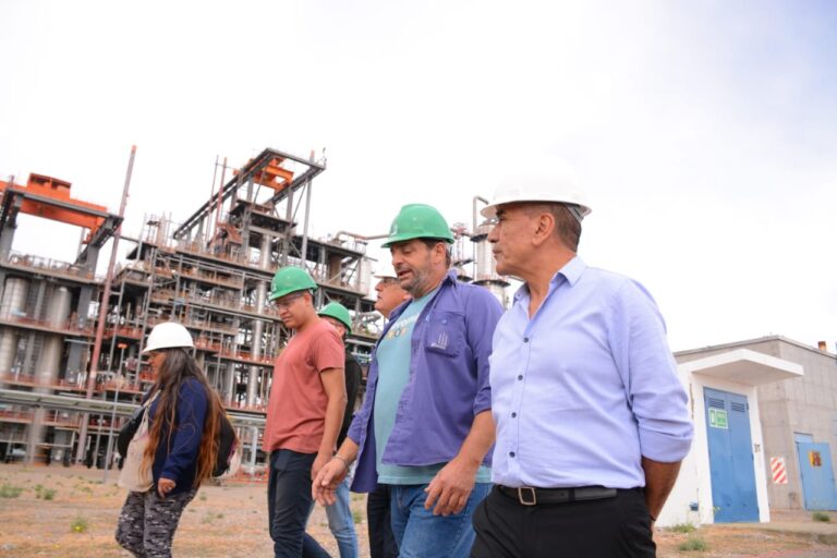 Rioseco se comprometió con los trabajadores de la PIAP a que la planta «será la piedra fundacional del nuevo Neuquén industrial»