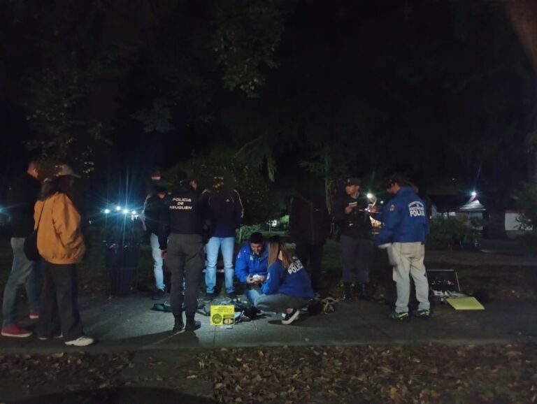 Tres detenidos con más de 180 dosis de Marihuana en la Plaza Sarmiento