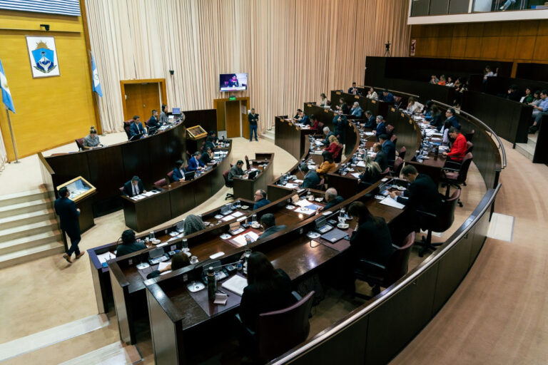 La Legislatura sancionó la ley que reduce Ingresos Brutos a los profesionales de la construcción