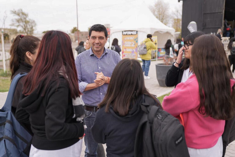 La Expovocacional llegó a Zapala y Koopmann destacó el carácter federal de la muestra