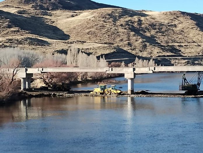 Puente de la Rinconada: La estructura ya cruzó el río