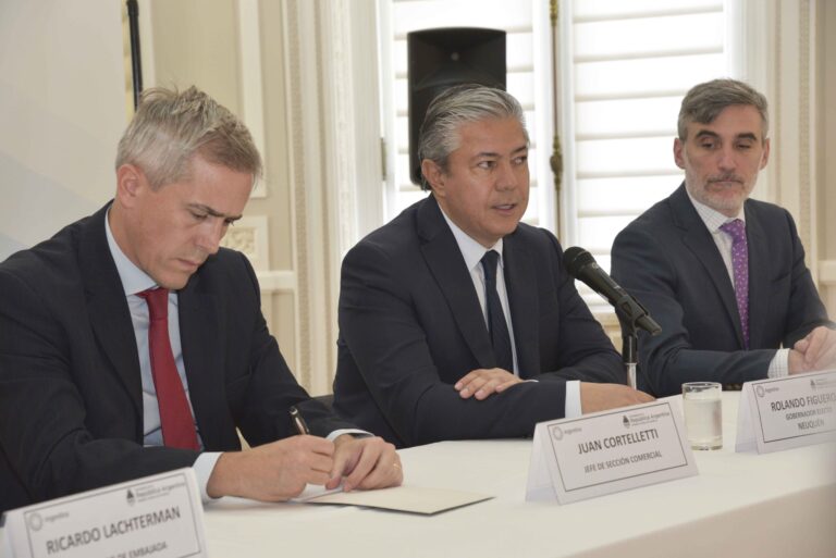 Rolando Figueroa promociona la potencialidad de la región para la producción de GNL durante su visita a Estados Unidos