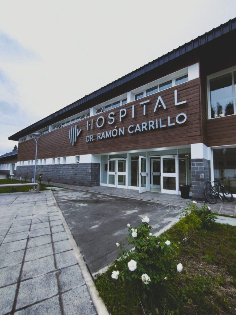Neuquén: Proponen cobrar a extranjeros el acceso a la salud y a las universidades públicas