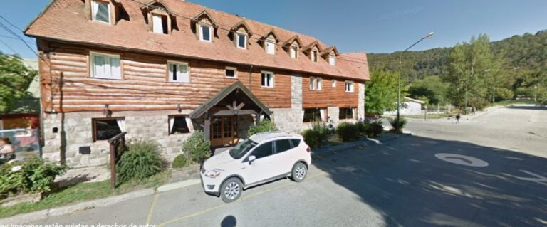 Ingresaron por una ventana de un hotel y robaron dos millones de pesos a un turista