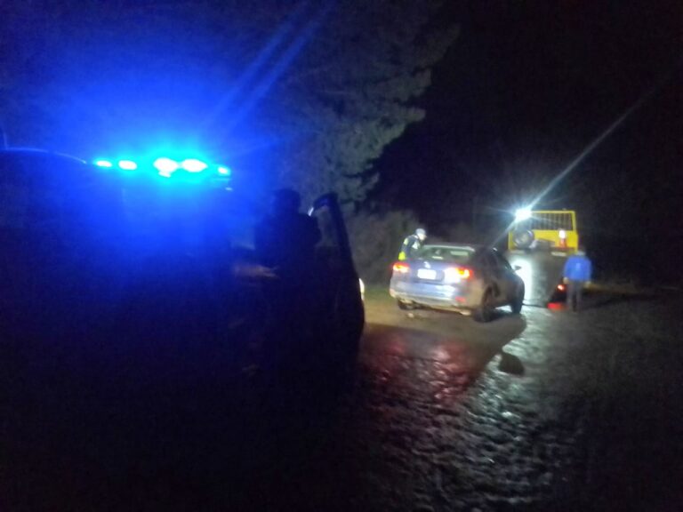 Escapó de un control policial, lo interceptaron y agredió a los efectivos, fue demorado y quedó en libertad