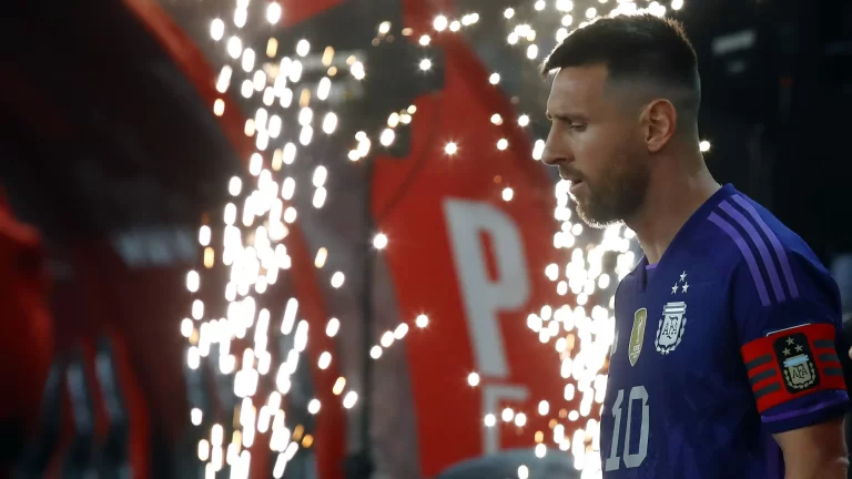 Ni Chamanes ni jugadores de Perú frenaron a Messi