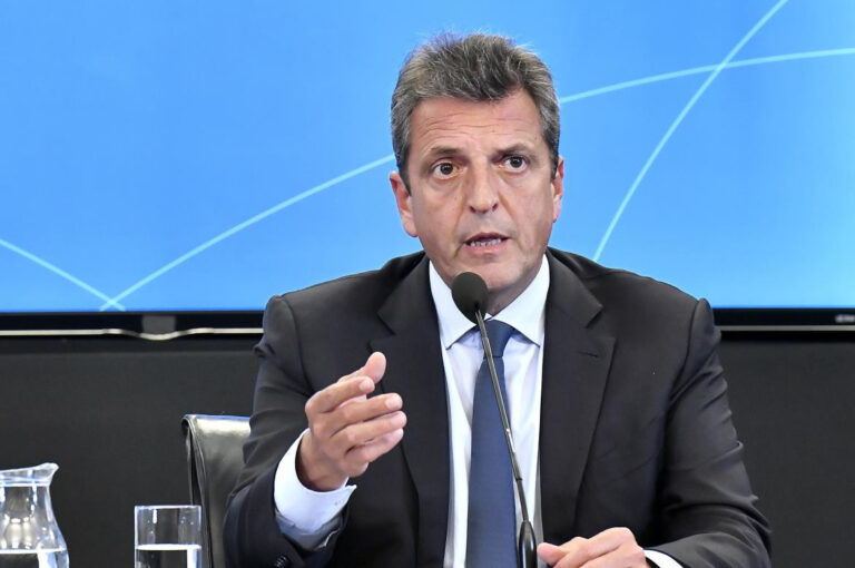 Massa: «Los vivos que están especulando con el ahorro de la gente van a ir presos»