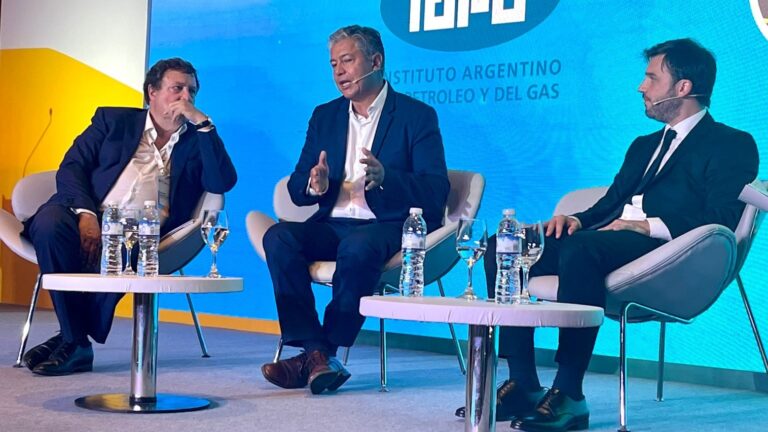 Rolando Figueroa durante el Congreso de la IAPG: “Los patagónicos estamos dispuestos a defender nuestros recursos»