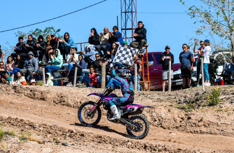 Daniela Fuentes, nuestra Campeona del Sur de la República en Motocross