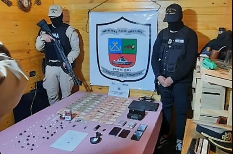 Prefectura allanó un domicilio en Villa la Angostura por tráfico de drogas