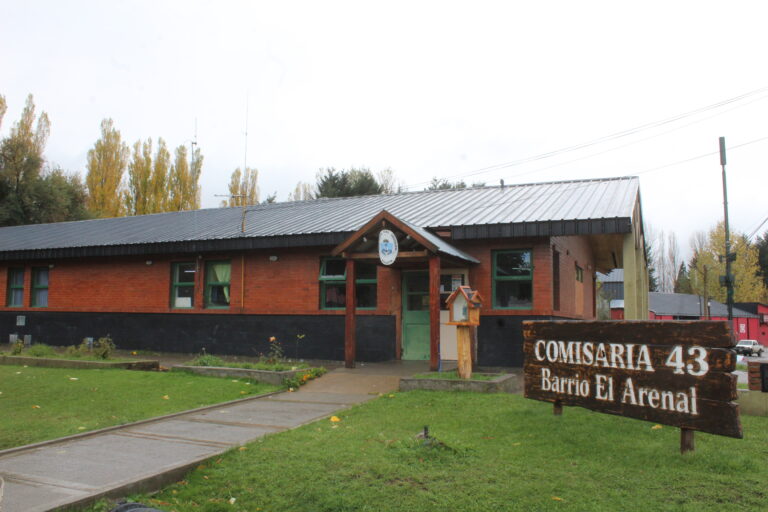 Protegió a su mamá y apuñaló al agresor
