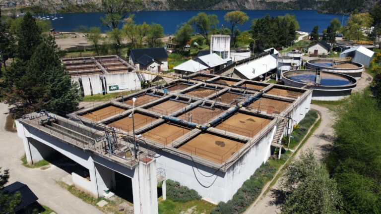 Por trabajos en la Planta de Tratamientos de Efluentes «Lago Lácar» estará preventivamente cerrada el área de acceso al agua en la costanera del lago