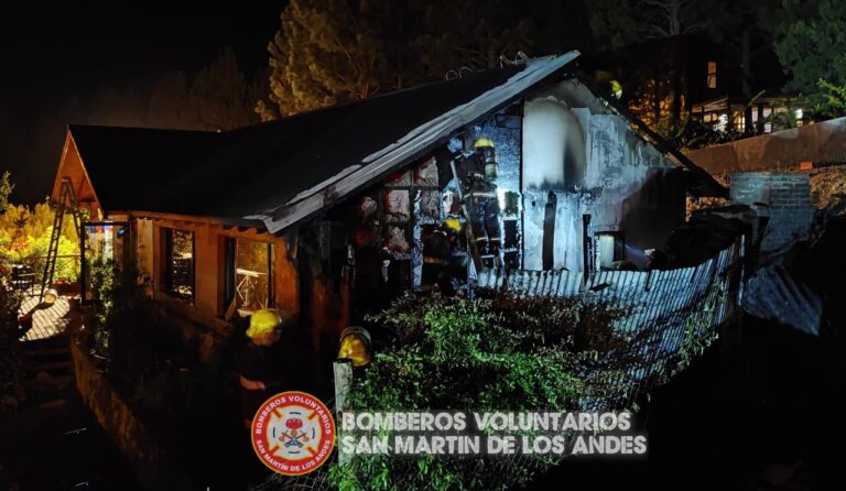 Pérdidas totales en un galpón luego de un incendio en Rucahue