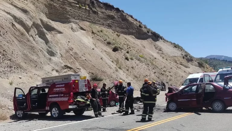 Una joven está en coma tras un choque frontal en Alicurá