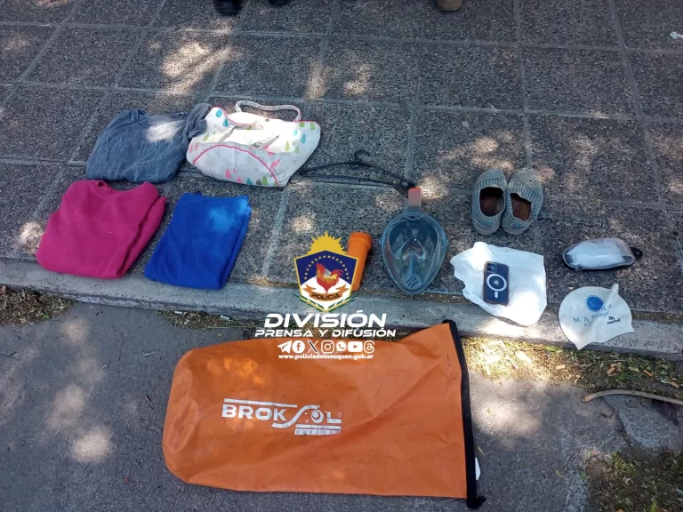 Lograron recuperar una mochila que habían robado a turistas del interior de su vehículo