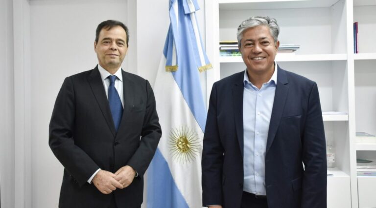 Rolando Figueroa realizó gestiones ante Nación en materia de Vivienda y Hábitat