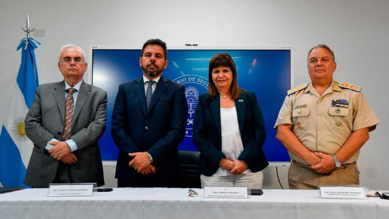 Bullrich habilitó a Prefectura a utilizar «todo tipo de armas de fuego» para prevenir delitos