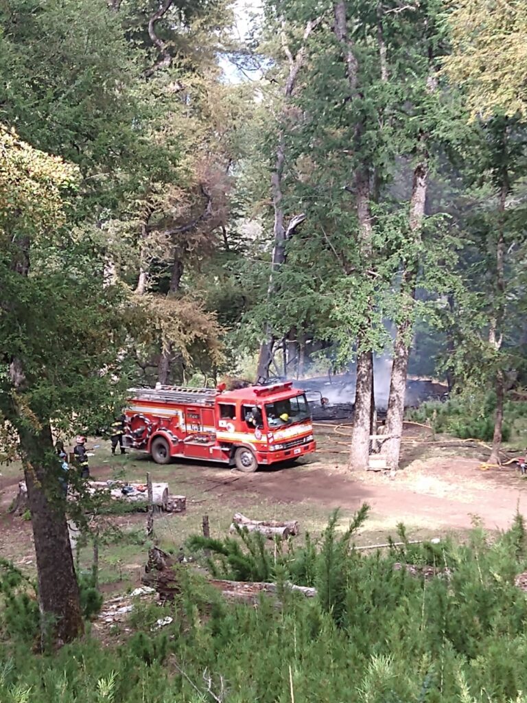 Quedó en custodia la mujer que sobrevivió en el incendio de Trompúl