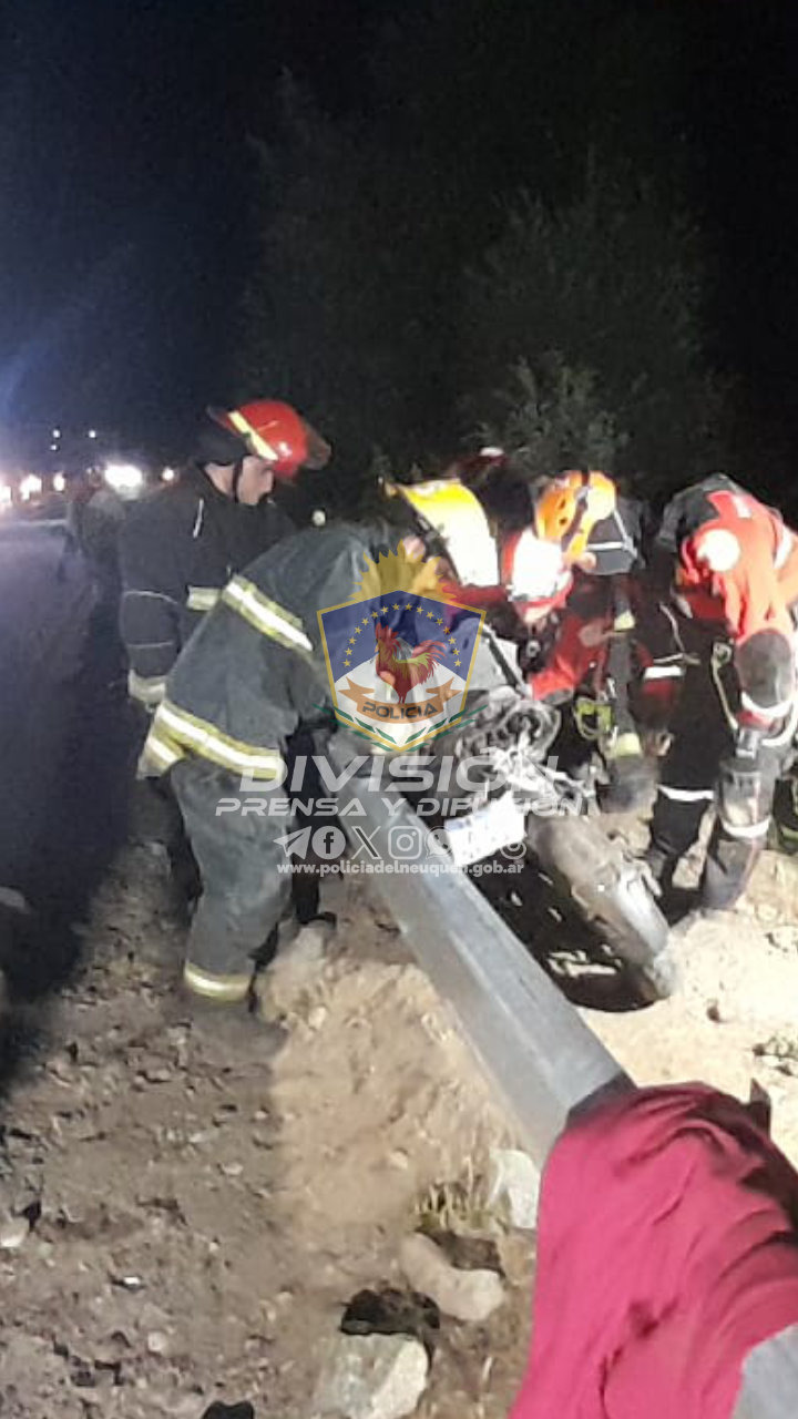 Un auto y una moto chocaron ésta madrugada en Avda. Koessler