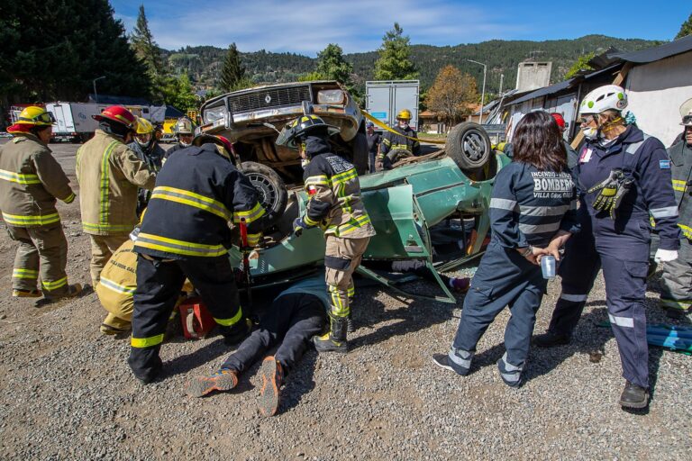 Bomberos Voluntarios de San Martin de los Andes organiza Workshop Internacional de rescate vehicular y trauma