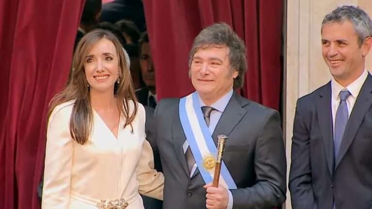 El oficialismo presentará un proyecto para dar marcha atrás con el aumento del 30% para diputados y senadores