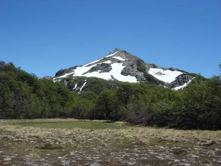 Dos mujeres de San Martín de los Andes son intensamente buscadas en el cerro Acol