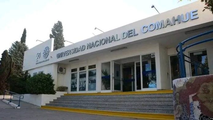 Docentes universitarios ratificaron el paro y convocaron a una gran marcha federal