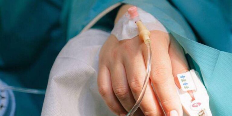 Neuquén: Juzgarán a un médico y dos médicas por la muerte de una paciente de 11 años