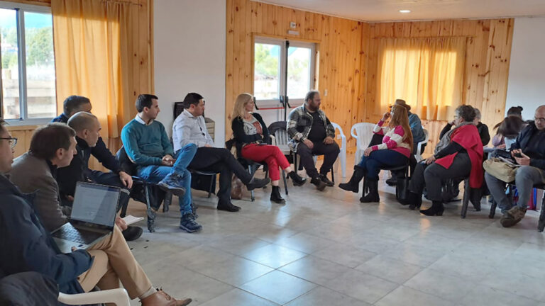 Fiscales se reunieron con vecinos y vecinas de Chacra 32