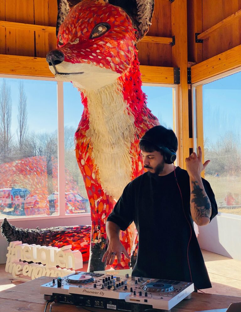 Cómo Lucca Daros Inspira a la Nueva Generación de DJs en Neuquén